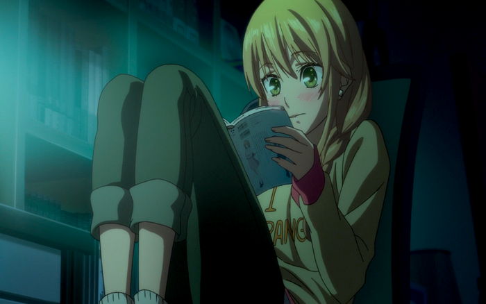 Yuzu Aihara reading a book