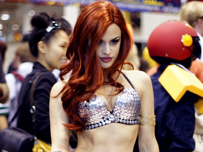 Red Sonja cosplay at convention