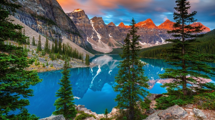Moraine Lake and Mountains at Sunrise