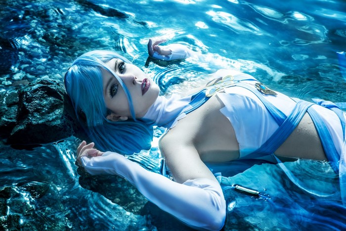 Azura from Fire Emblem lying in water