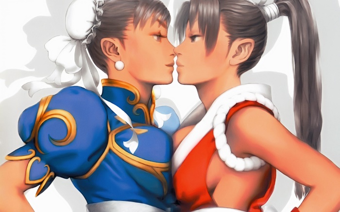 Chun-Li and Mai Shiranui Close Pose