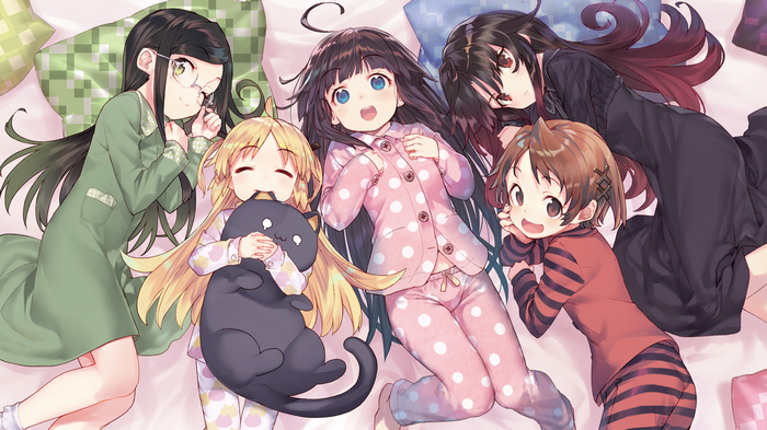 Ai Hinatsuru and friends in pajamas