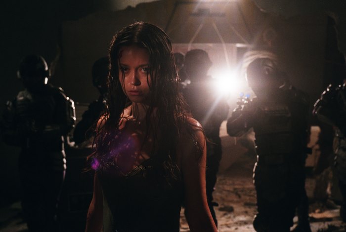 River Tam surrounded by soldiers