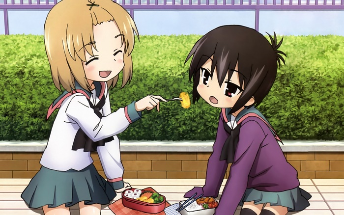 Tooru Ichii eating lunch