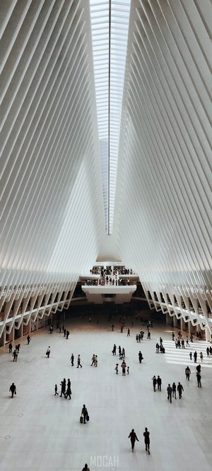People in the Oculus transportation hub