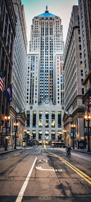 Chicago Downtown Street View with Historic Skyscraper