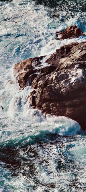Waves crashing at Point Reyes