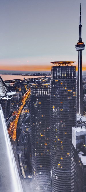 Toronto skyline with CN Tower at dusk