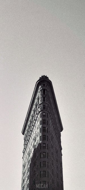 Black and white long shot of Flatiron Building in New York