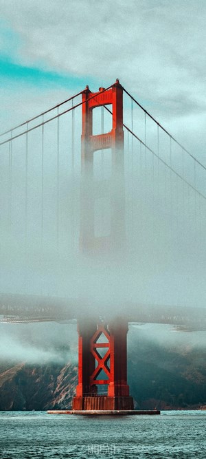 Golden Gate Bridge in Fog