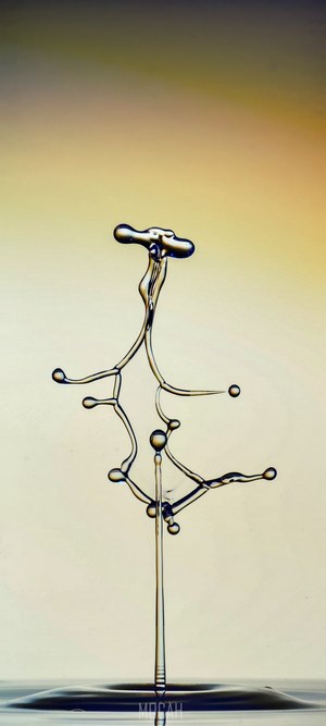 Water drop collision sculpture