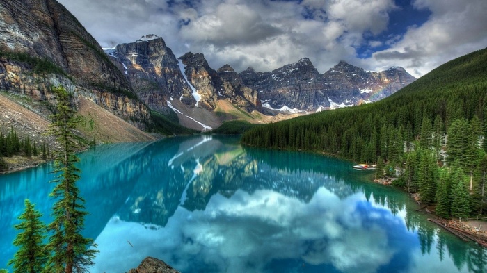 Moraine Lake in Banff National Park, Canada