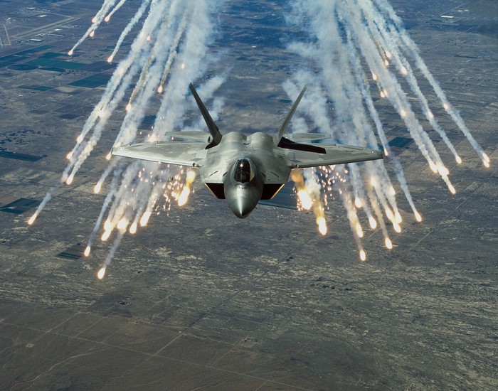 Lockheed Martin F-22 Raptor releasing flares