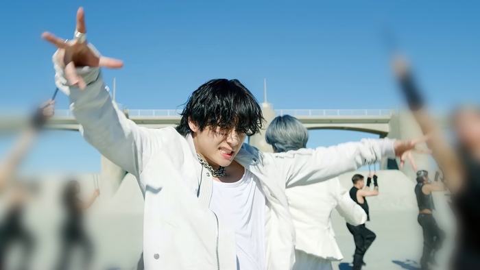 V from BTS performing in ON music video 4K