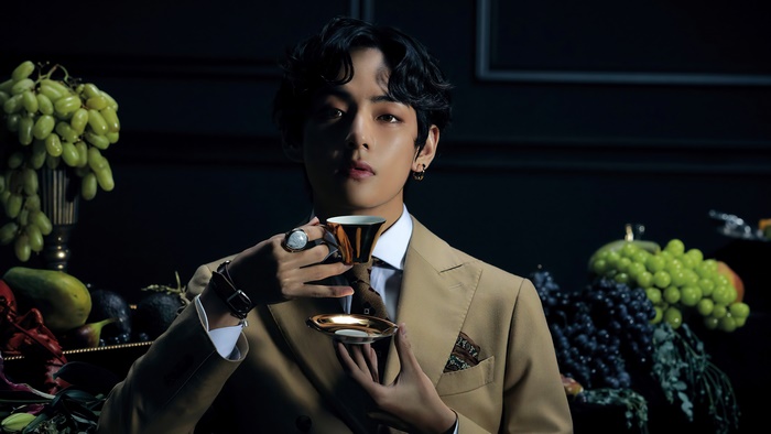 V from BTS holding a teacup, Map of the Soul 7, 4K