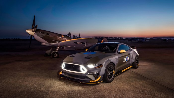 Ford Mustang GT Eagle Squadron with Spitfire Plane