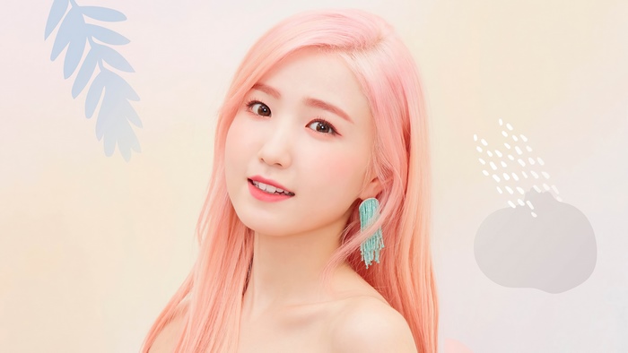 Hitomi from IZ*ONE with Pink Hair 4K