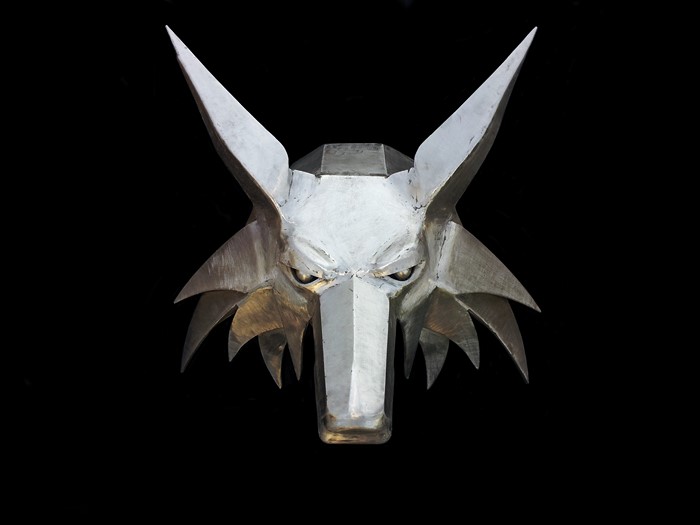 Metal Wolf Medallion