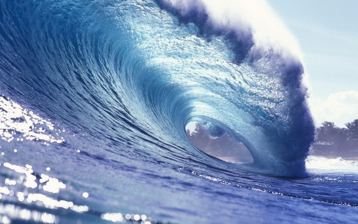 Ocean wave crashing