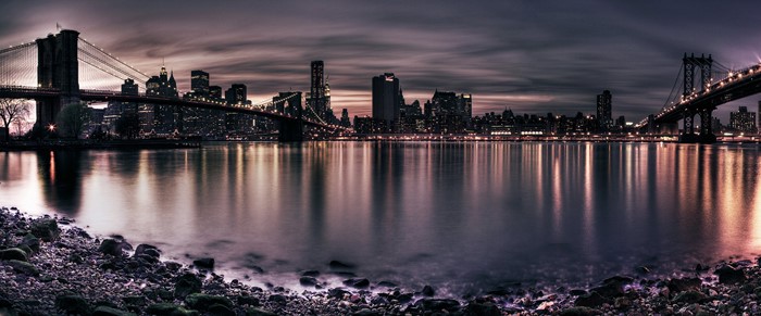 Brooklyn Bridge and Manhattan Skyline at Dusk