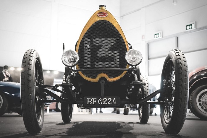 Bugatti Type 35 race car with license plate BF 6224