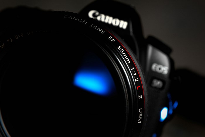 Canon EOS 5D Mark II EF 85mm f/1.2L II USM Lens