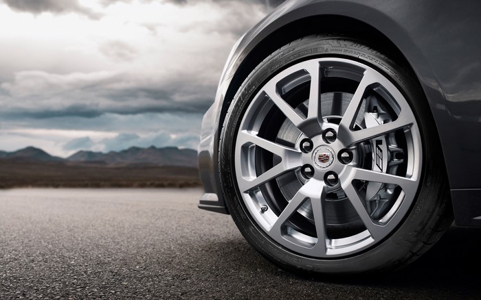 Cadillac CTS-V Wheel and Tire