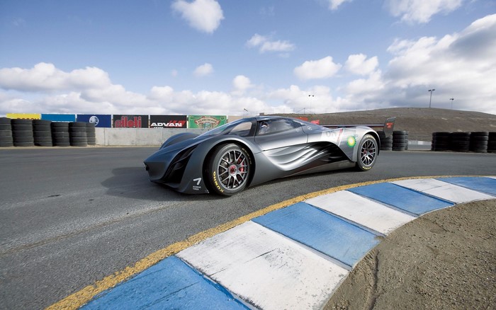 Mazda LM55 Vision Gran Turismo on Racetrack