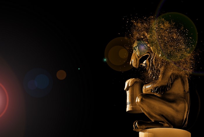 Löwenbräu statue dissolving into particles
