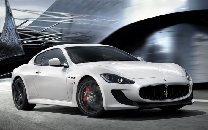 White Maserati GranTurismo Coupe