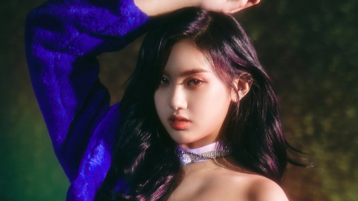 Aisha from EVERGLOW Reminiscence 4K