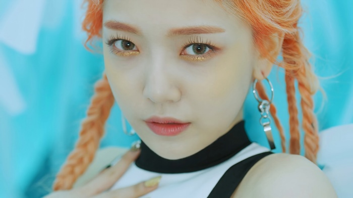 Onda from EVERGLOW in DUN DUN 4K