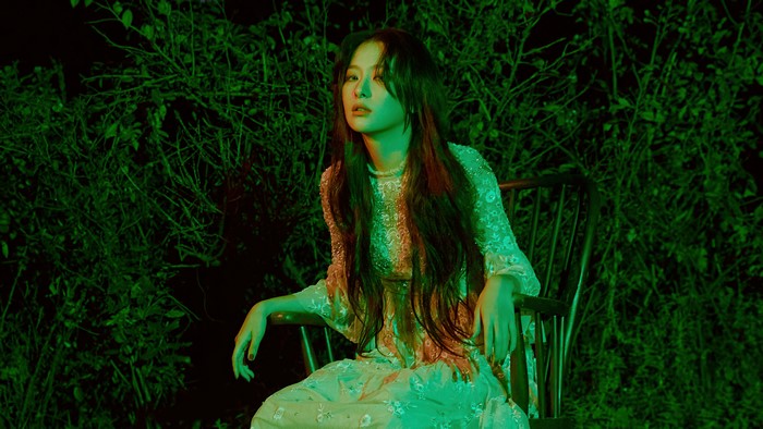 Seulgi from Red Velvet in Psycho concept