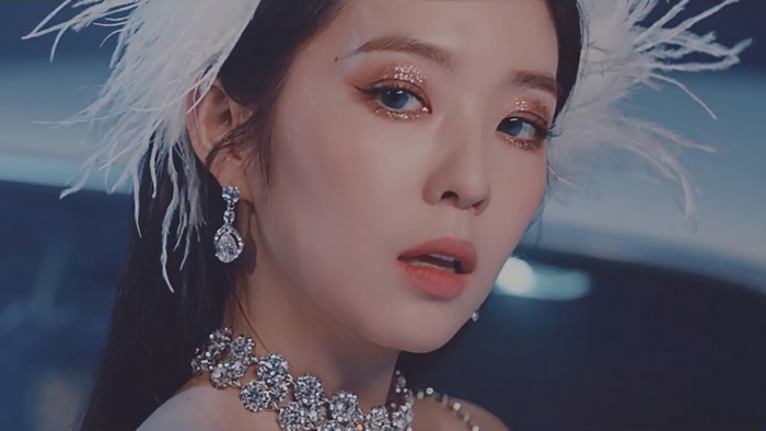 Irene from Red Velvet in Psycho 4K