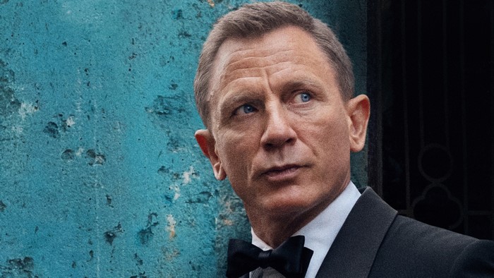 Daniel Craig as James Bond in No Time to Die 4K