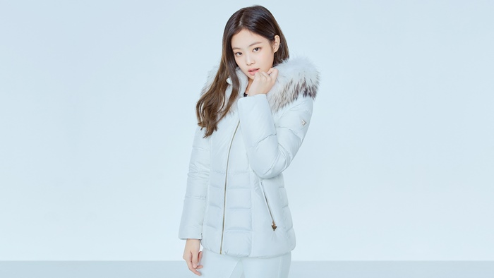 Jennie from BLACKPINK in a white puffer jacket