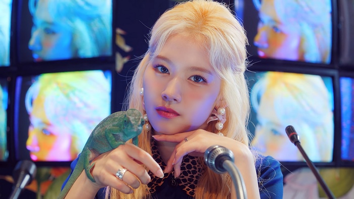 Sana, TWICE, Fake and True, 4K