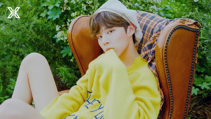 Wooseok from X1 in 4K