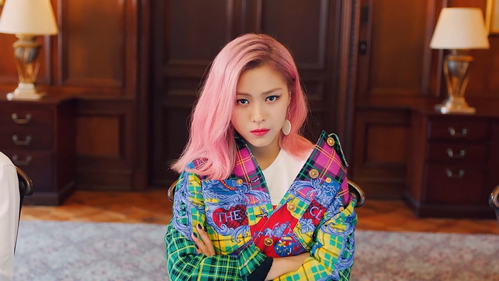 Ryujin from ITZY with Pink Hair