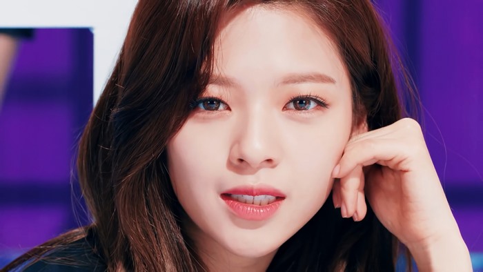 Jeongyeon from TWICE in Happy Happy 4K