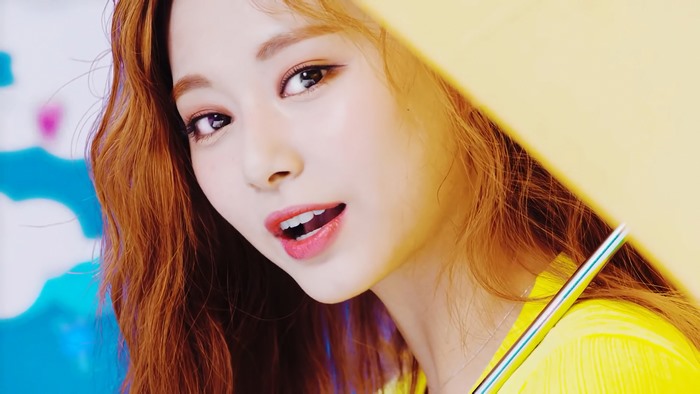 Tzuyu from TWICE in Happy Happy 4K