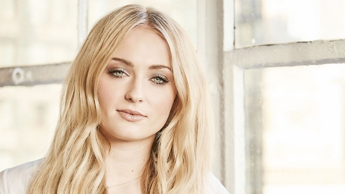 Sophie Turner Blonde 4K