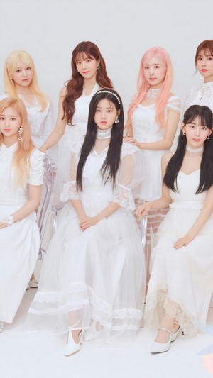 IZ*ONE Bloom*Iz All Members Group Photo 4K