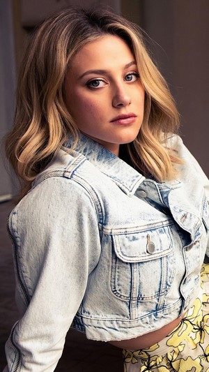 Lili Reinhart 4K