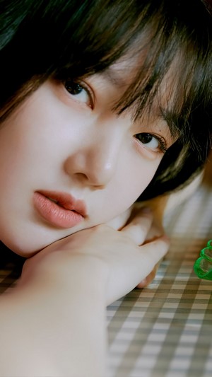 Yerin from GFriend Labyrinth 4K