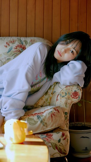 Umji from GFriend in Labyrinth 4K