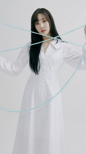 Yuju from GFriend in Labyrinth 4K