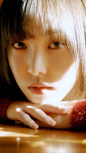 Yuju from GFriend Labyrinth 4K