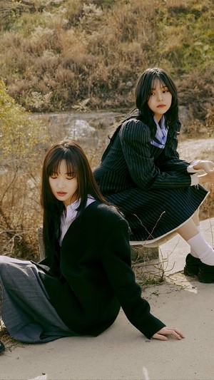 GFriend Yuju and SinB from Labyrinth 4K
