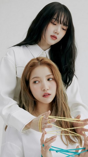 Yerin and Sowon from GFriend